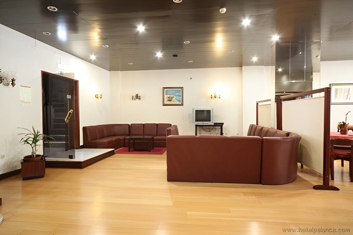 Sala de estar do Hotel Palanca, no Porto